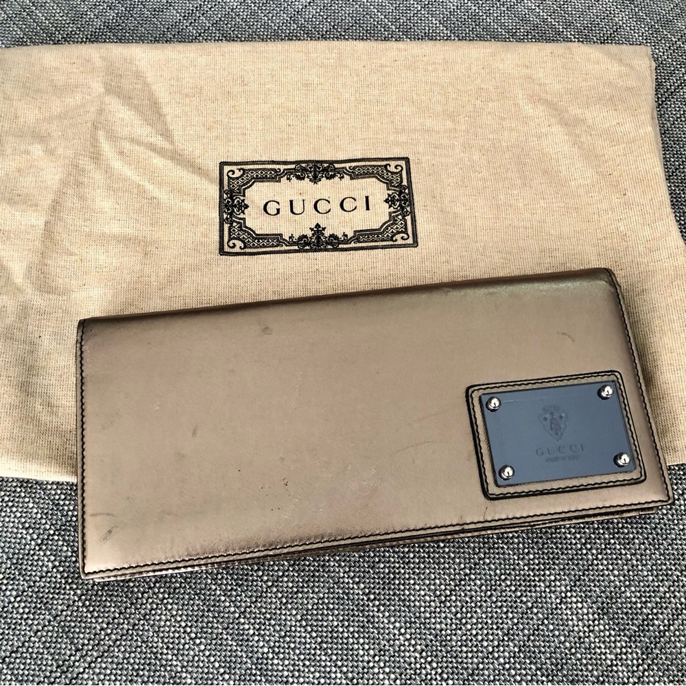 Gucci Bronze Clutch with Rare Logo Mirror - Picture 4 of 16